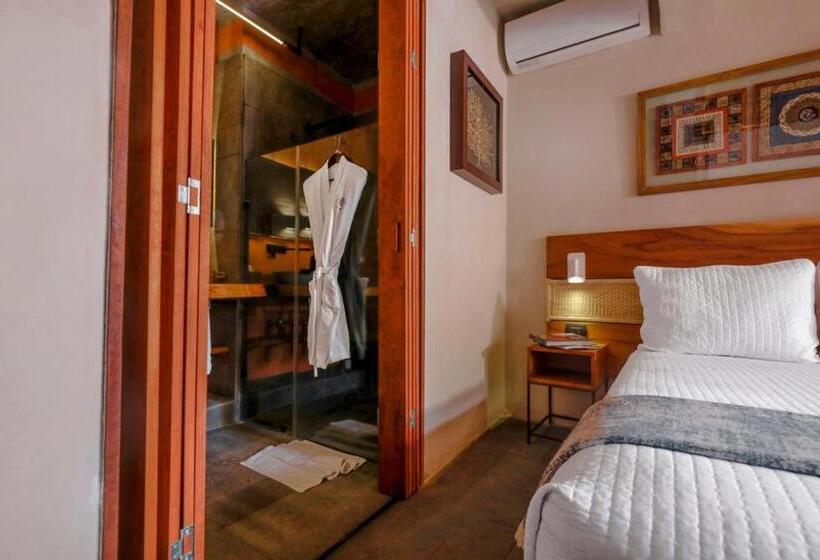 デラックスルーム, El Recinto Luxury