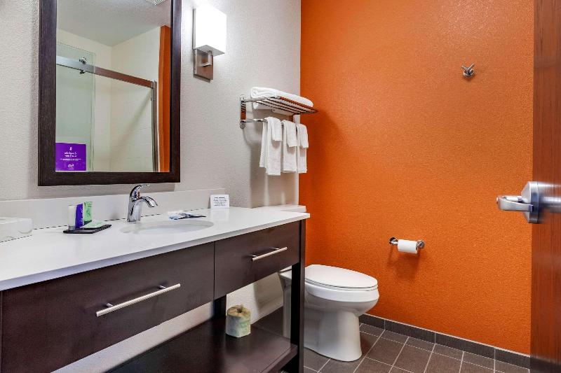 适合残疾人士使用的带超级大床的标准间, Sleep Inn & Suites Lancasterplatteville