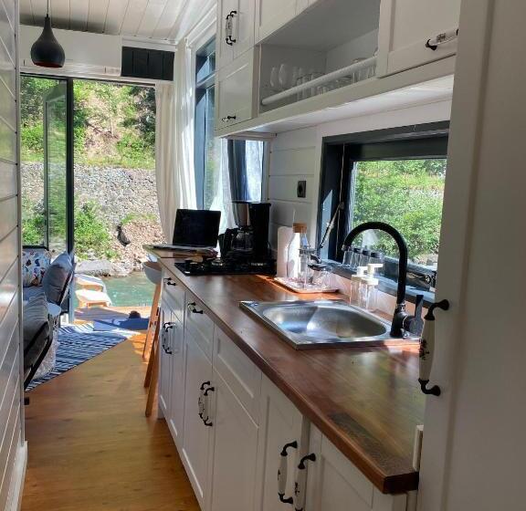 디럭스 4인 룸, Vagona Tiny House
