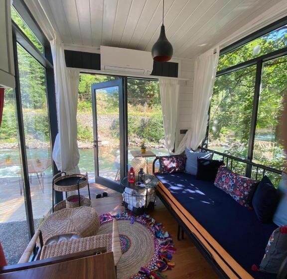 패밀리 스위트, Vagona Tiny House
