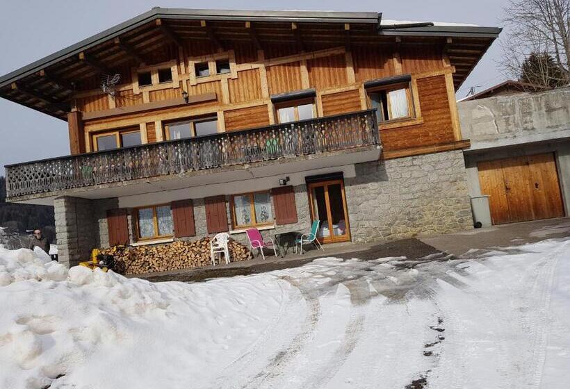 اتاق استاندارد سه نفره, B&b La Seigneurie