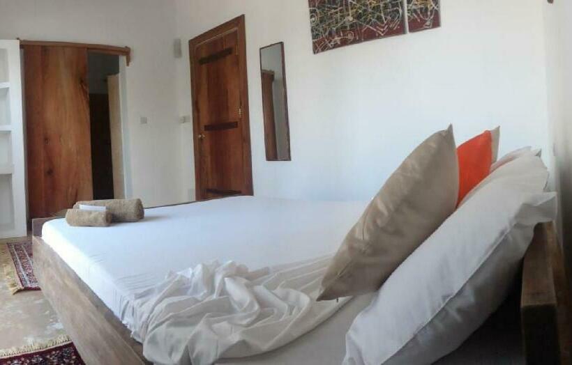 اتاق اساندارد با چشم‌انداز جانبی به دریا, Ayla Beach House