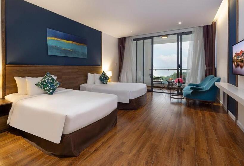 اتاق لوکس با چشم‌انداز دریا, Le Palmier Ho Tram Resort