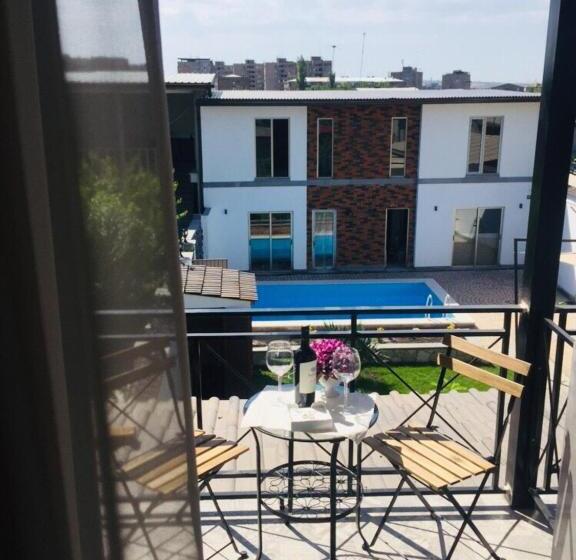 اتاق لوکس با بالکن, Garden Lounge