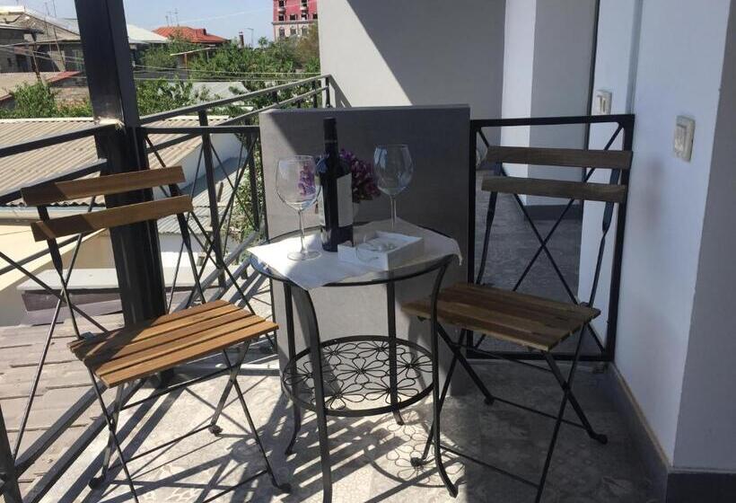 اتاق لوکس با بالکن, Garden Lounge