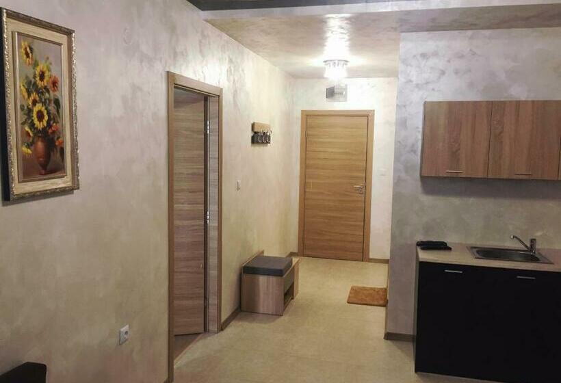 带1个卧室的带阳台的公寓, Family Hotel   City Hotel Yambol