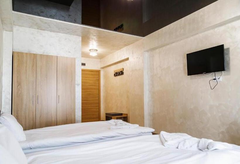 标准间带阳台, Family Hotel   City Hotel Yambol
