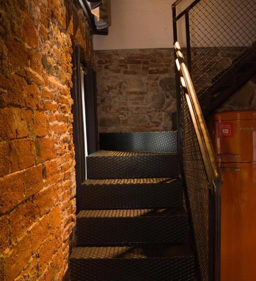 １ベッドルームアパートメント, Dal Menga