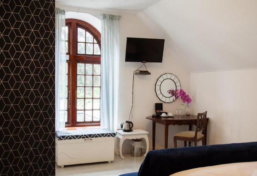 Номер Deluxe, The Manor House