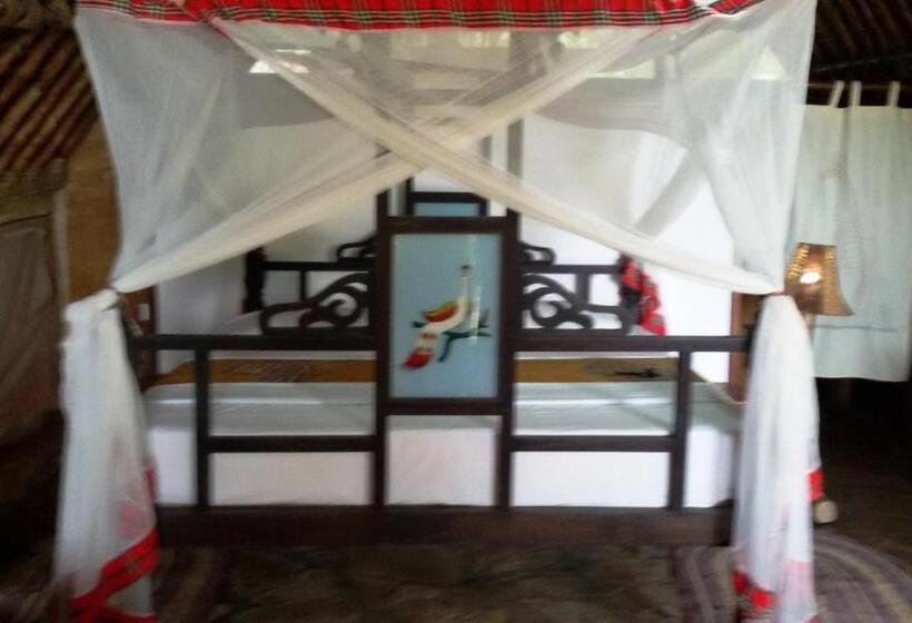 چادر با خدمات رفاهی لوکس, Bahari Pori Resort
