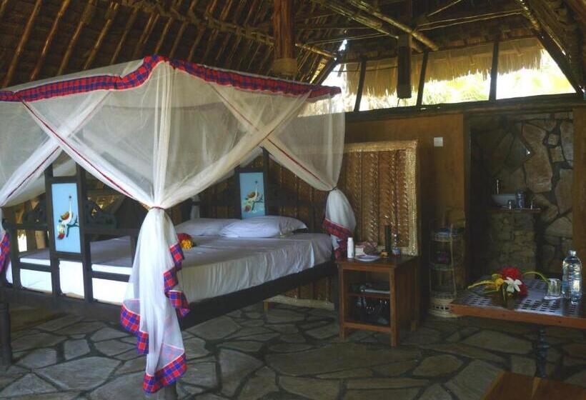 چادر با خدمات رفاهی لوکس, Bahari Pori Resort