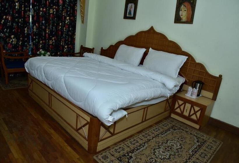 수피리어 룸, Snow King Retreat  Himalayan View , Revolving Restaurant , Pinewood Cottages , Huts , Villas , Rooms
