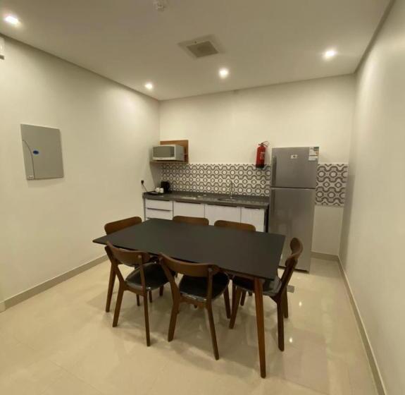 Апартаменты 2 Спальни, Toot House Elwsam