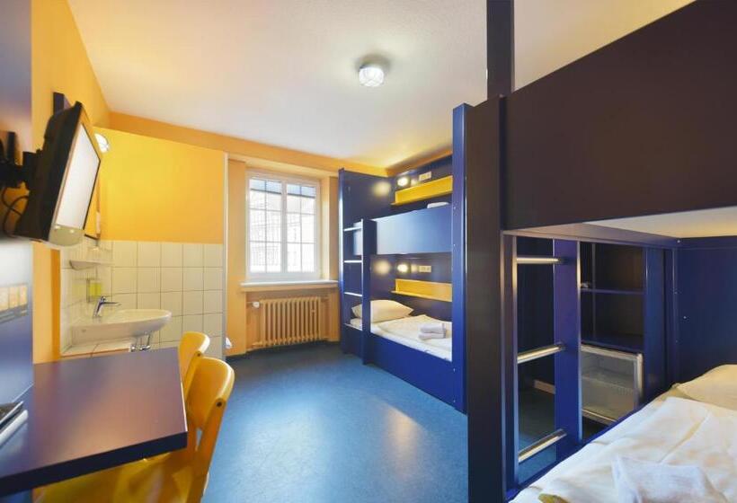 Номер Стандарт Совместная Ванная, Bed Nbudget Expo Hostel Rooms