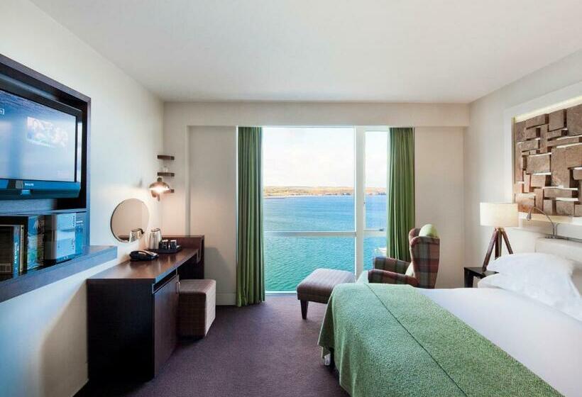 اتاق لوکس با چشم‌انداز دریا, Cliff House