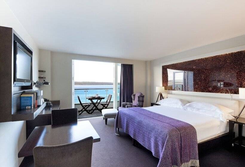 اتاق لوکس با بالکن, Cliff House