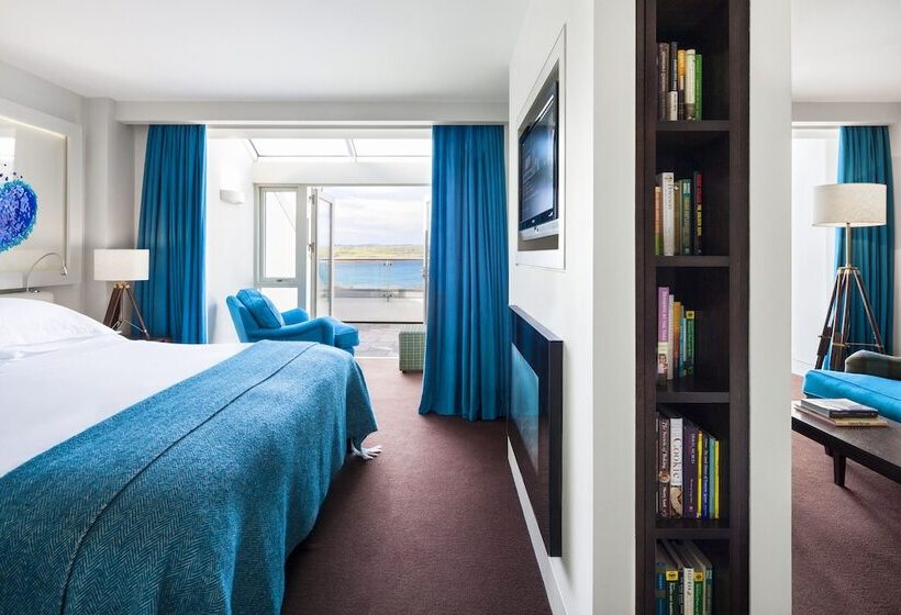 Suite with Terrace, Cliff House