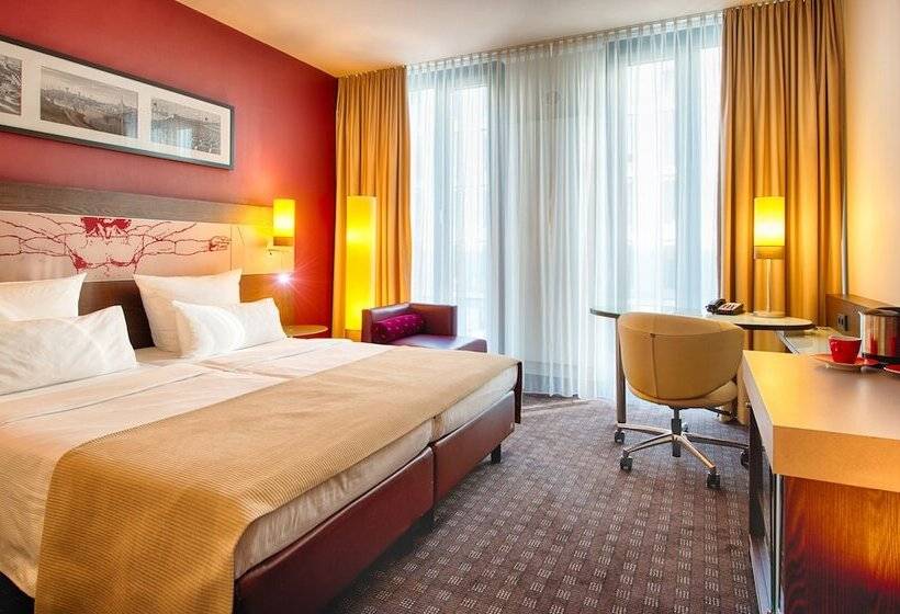 اتاق راحتی سه تخته, Leonardo Royal Hotel Munich