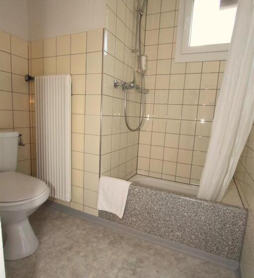 Standard Neljän Hengen Huone, Staubbach