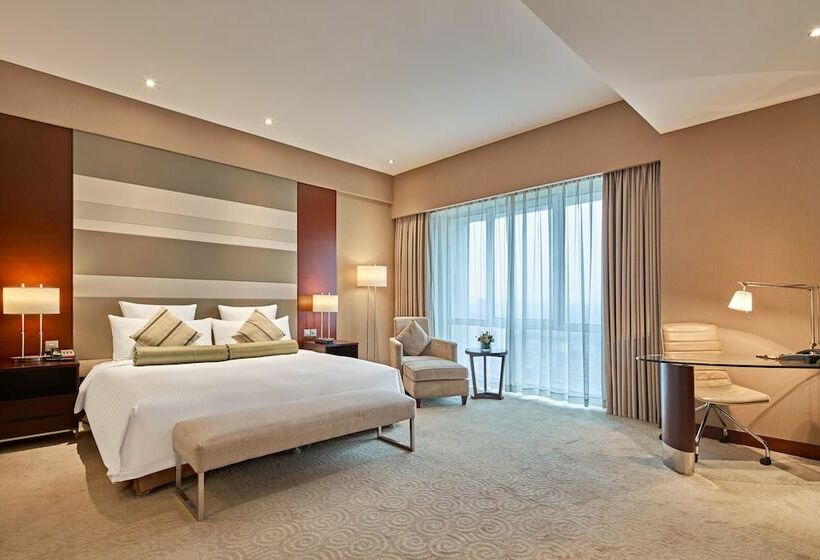 Quarto Deluxe, The Qube