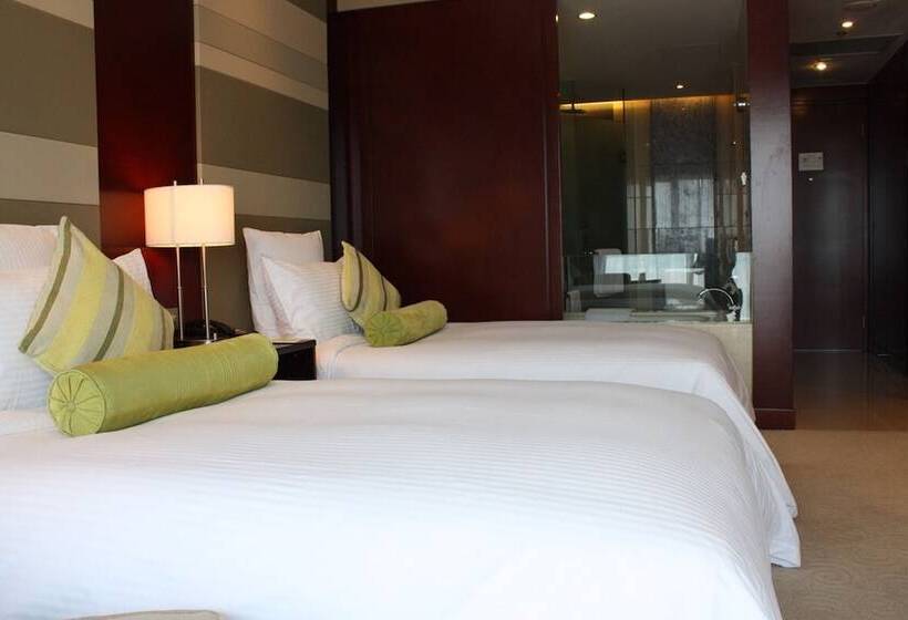 Quarto Deluxe, The Qube