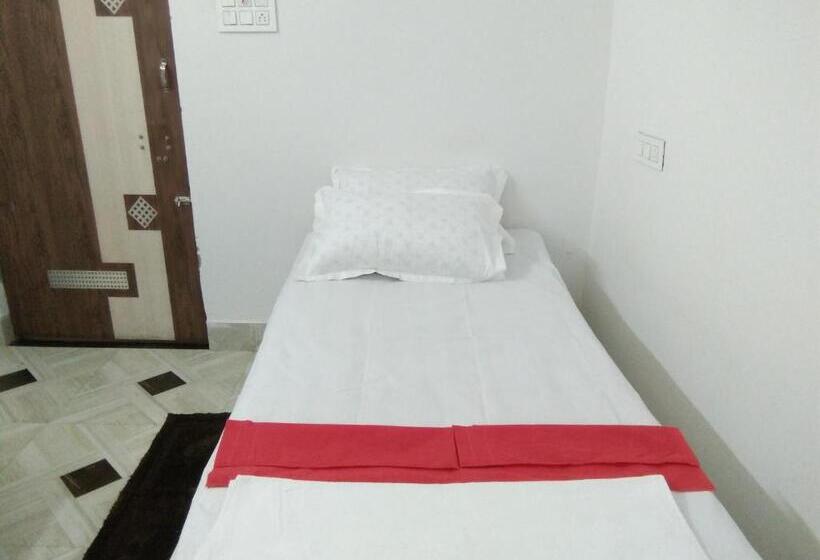 디럭스 룸, Sukun Guest House