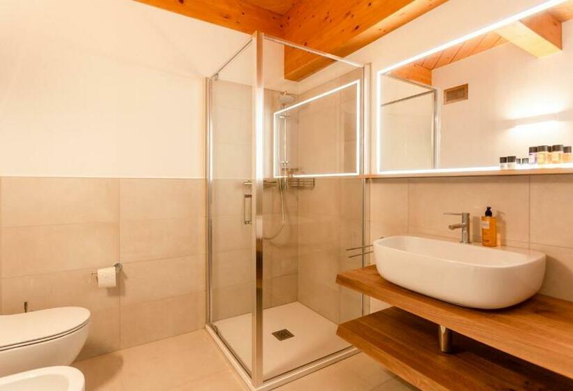 Номер Стандарт, Foresteria Crotasc