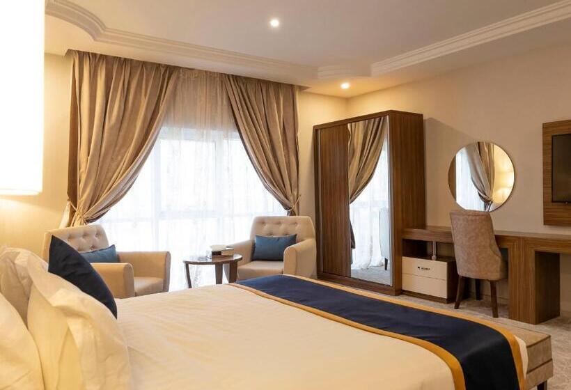 Люкс Superior, The Palaces Hotel Suites   Wadeen