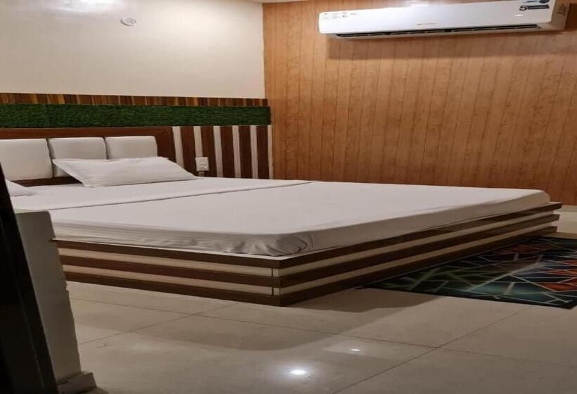 Трехместный Номер Классика, Pop 82375  Green Star