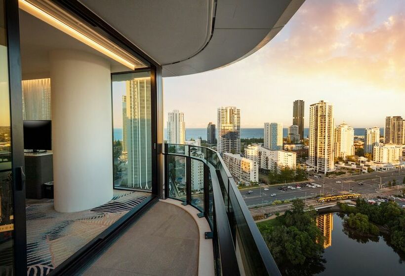 Номер Executive, Dorsett Gold Coast