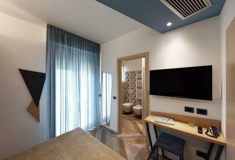 اتاق اکونومی, Color Hotel Rimini