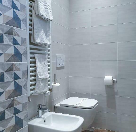 اتاق اکونومی, Color Hotel Rimini