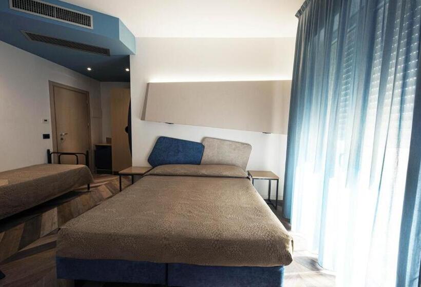 اتاق استاندارد سه نفره, Color Hotel Rimini
