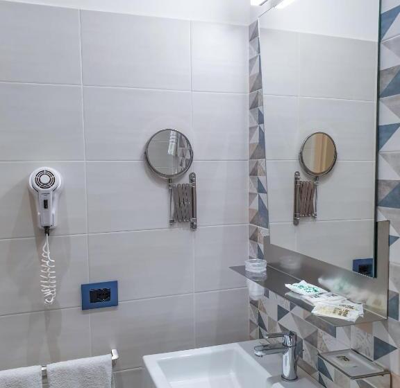 اتاق سوپریور چهار تخته, Color Hotel Rimini