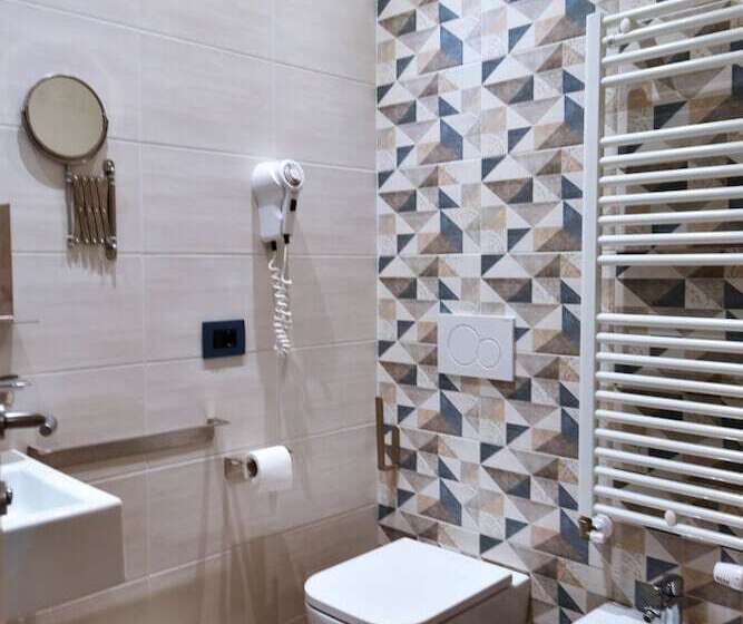 اتاق اکونومی, Color Hotel Rimini