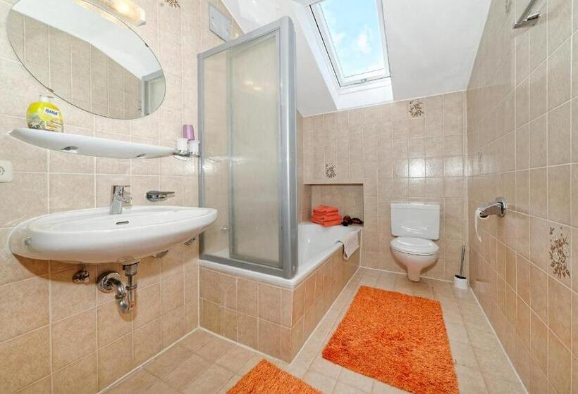 Апартаменты 1 Спальня Вид на Сад, Gästehaus Koyerbauer Boardinghouse