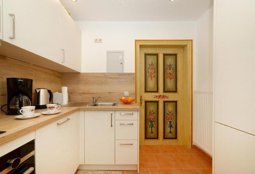 Студио Стандарт с Балконом, Gästehaus Koyerbauer Boardinghouse