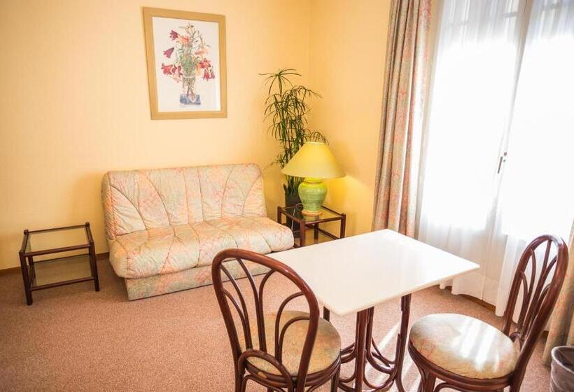 استودیوی سوپریور, Hôtel Résidence Cité Verdaine