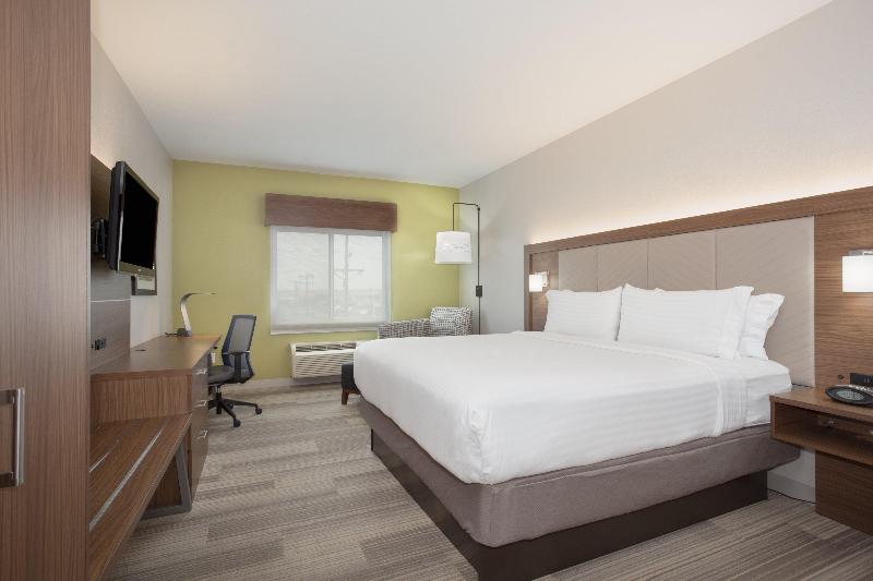 חדר סטנדרט עם מיטת קינג, Holiday Inn Express & Suites Amarillo, An Ihg