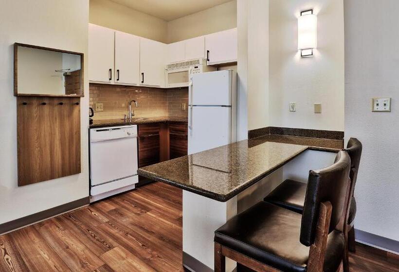 Люкс 2 Спальни, Staybridge Suites   Albuquerque Airport, An Ihg
