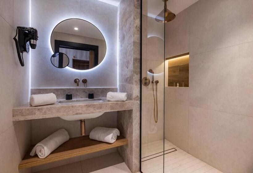 Номер Стандарт Двуспальная Кровать, Golden Tulip Lyon Ouest Techlid Hotel & Spa