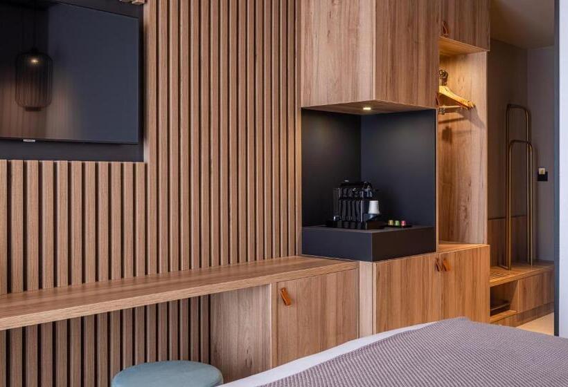 Номер Стандарт, Golden Tulip Lyon Ouest Techlid Hotel & Spa