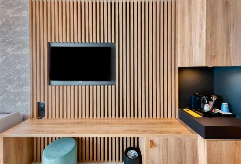 Номер Стандарт, Golden Tulip Lyon Ouest Techlid Hotel & Spa