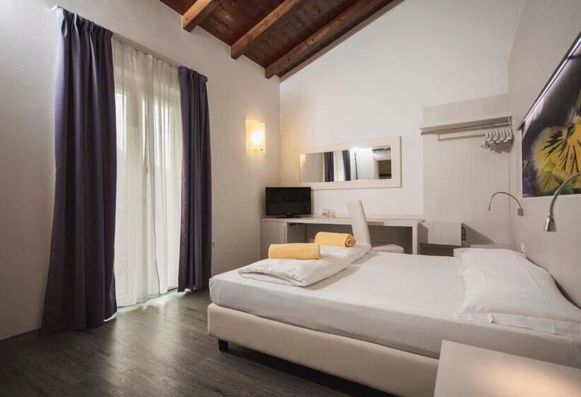 Трехместный Номер Стандарт с Балконом, Maso Agritur Santa Lucia