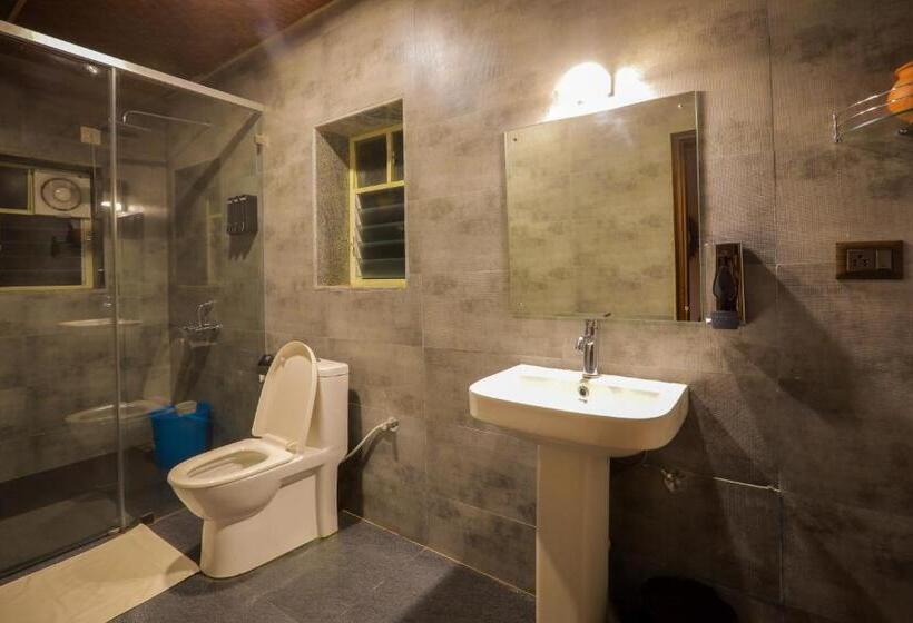 Вилла 3 Спальни, The Estate Resort , Mangalore