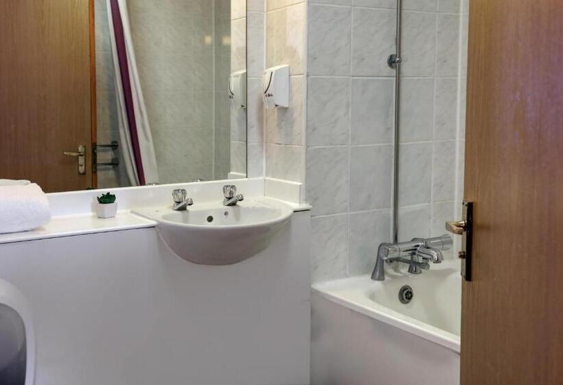 Номер Deluxe, Orchid Epsom; Sure Hotel Collection By Best Western