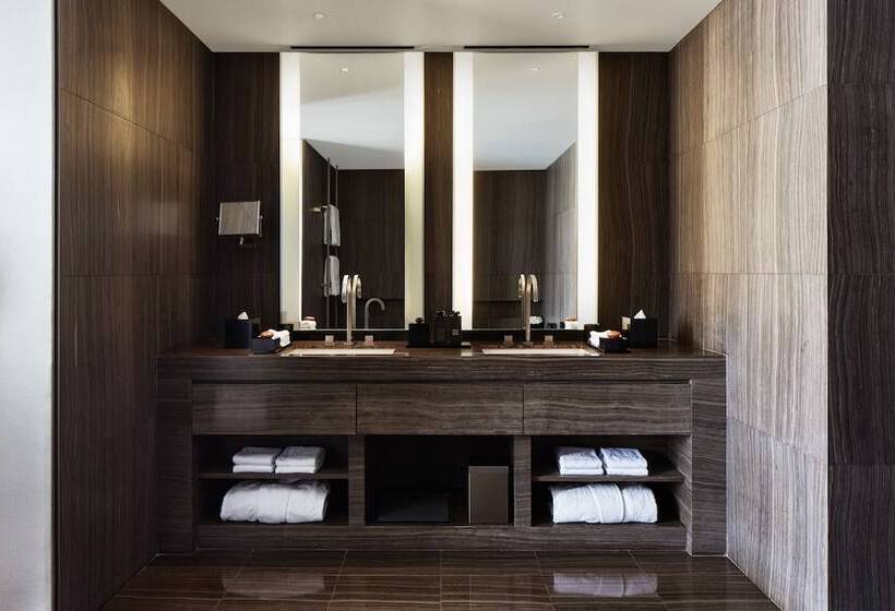 Номер Deluxe, Armani Hotel Dubai, Burj Khalifa