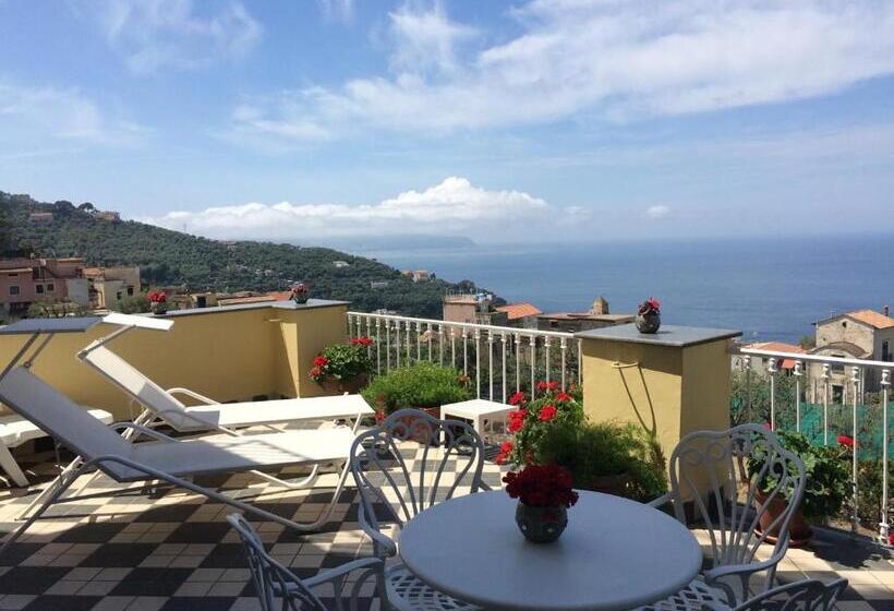 Полулюкс Вид на Море, Relais Il Pennino