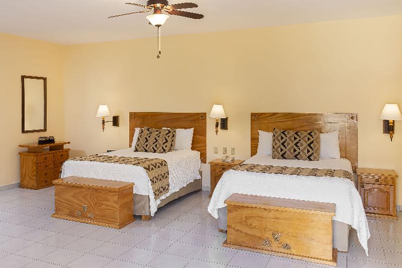 Quarto Familiar, Santa Fe Loreto by Villa Group