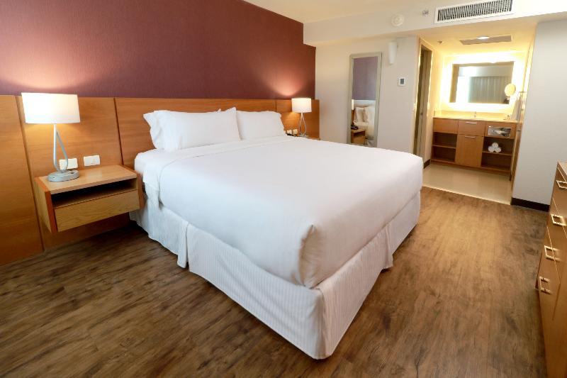 اتاق لوکس, Staybridge Suites Guadalajara Expo, An Ihg
